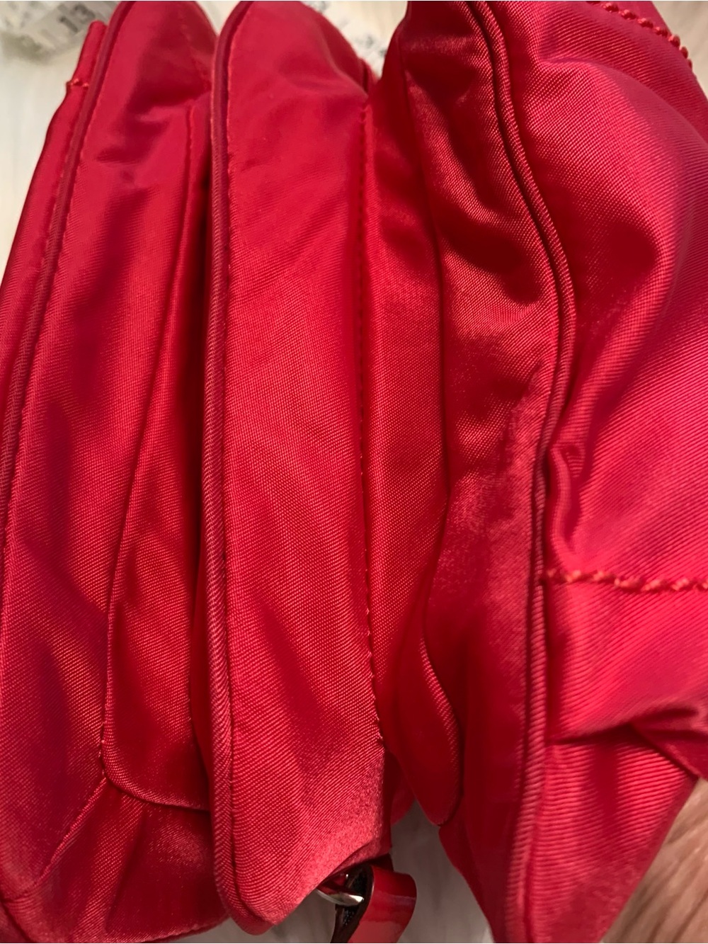 TUMI Voyageur Vienna, raspberry color, triple compartment wristlet VGUC - Picture 6 of 8